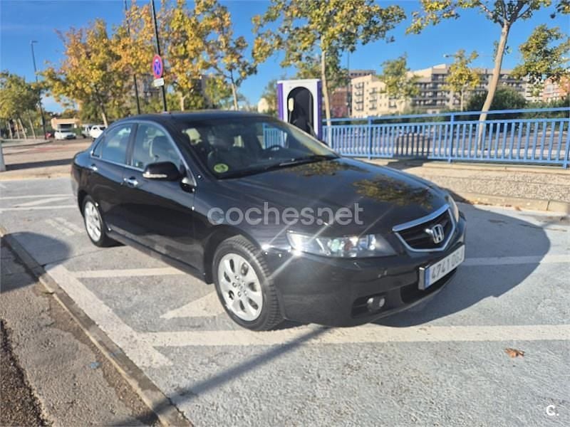Usado Honda Accord Executive 140 CV (102 kW) 2005 Negro Berlina