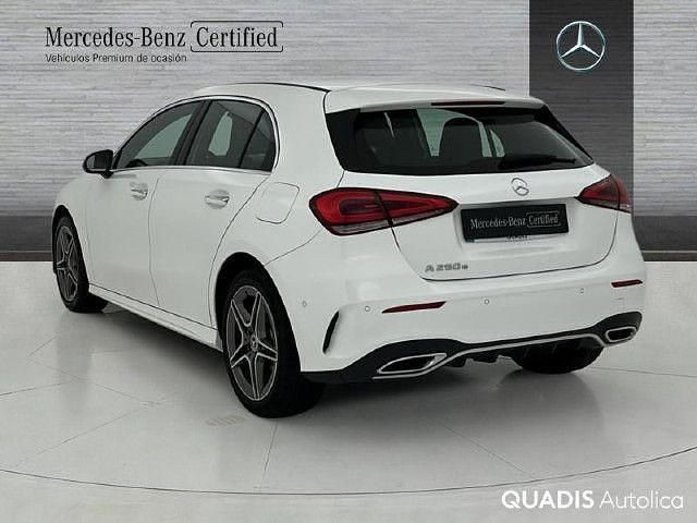 Usado Mercedes A250 AMG line 218 CV (160 kW) 2022 Blanco polar