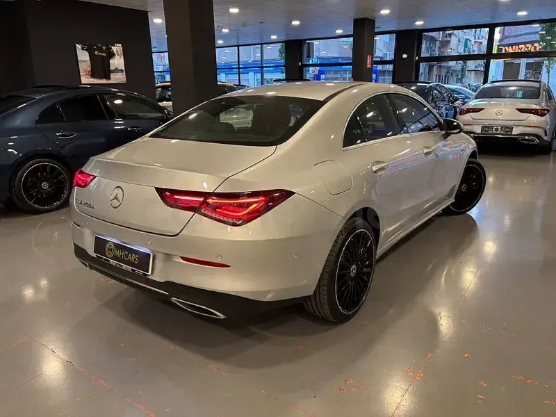 Usado Mercedes CLA250e 218 CV (160 kW) 2020 Gris / plata Coupe
