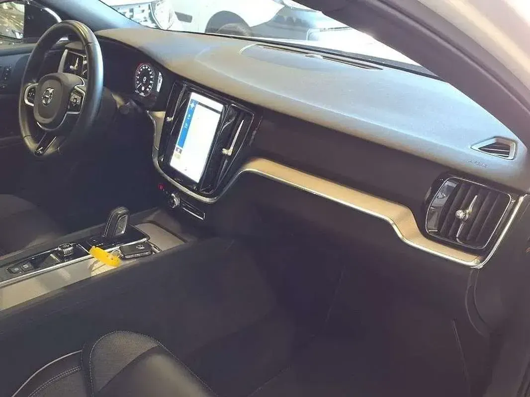 Usado Volvo S60 197 CV (144 kW) 2022 Blanco Berlina