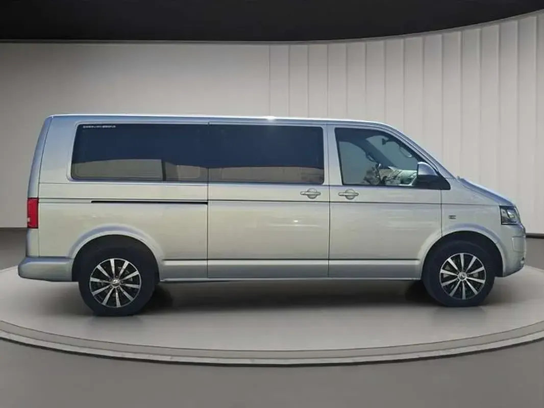 Usado VW Caravelle Comfortline 180 CV (132 kW) 2012 Gris Van