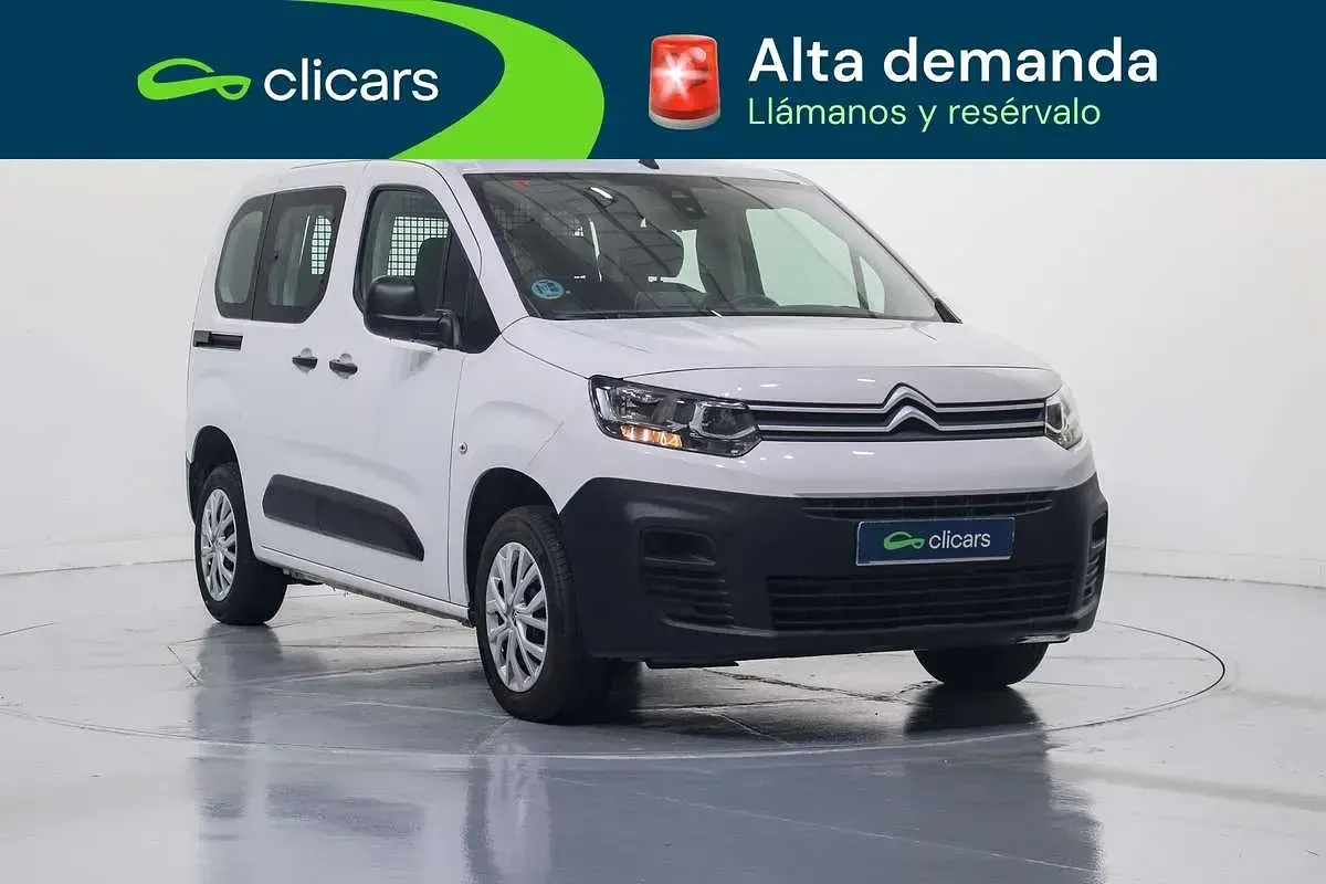 Usado Citroën Berlingo Live 102 CV (75 kW) 2023 Blanco Monovolumen
