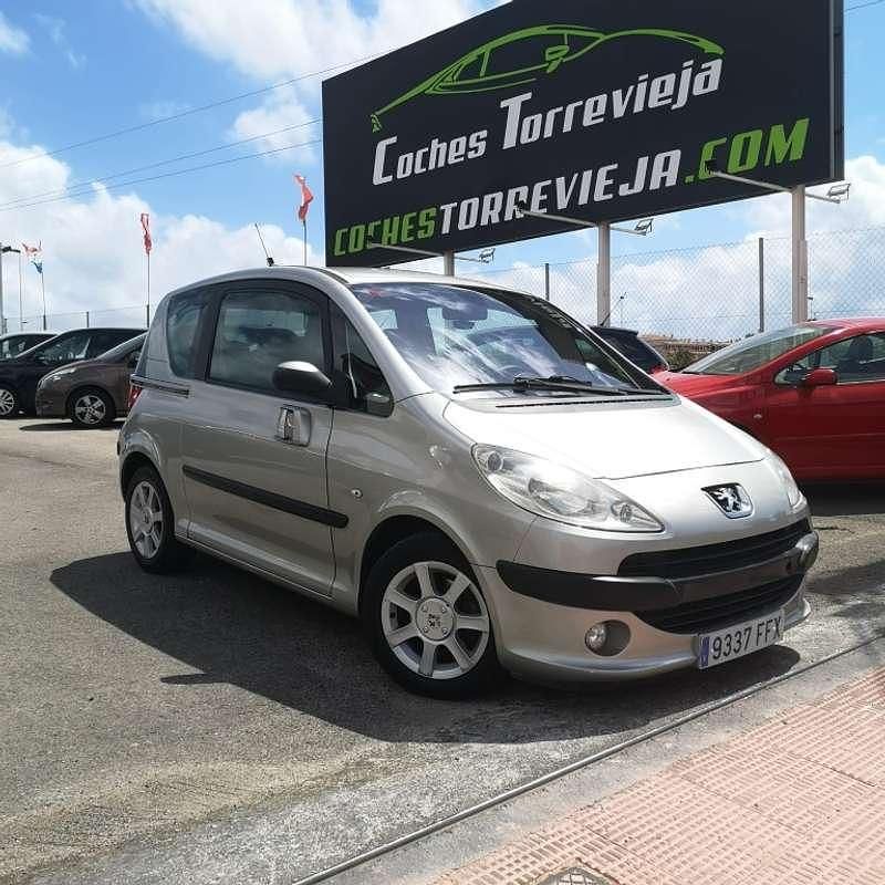 Gris Usado 2006 Peugeot 1007 Monovolumen | 5900 € (Precio justo) - Imagen 1/4