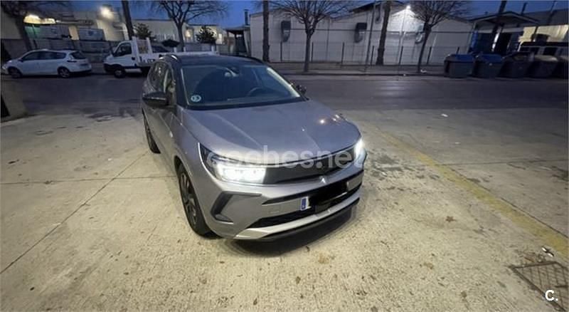 Usado Opel Grandland X Ultimate 130 CV (95 kW) 2022 Gris / plata SUV