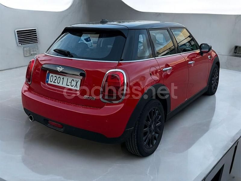 Usado Mini Cooper Clubman 136 CV (100 kW) 2019 Rojo Familiar