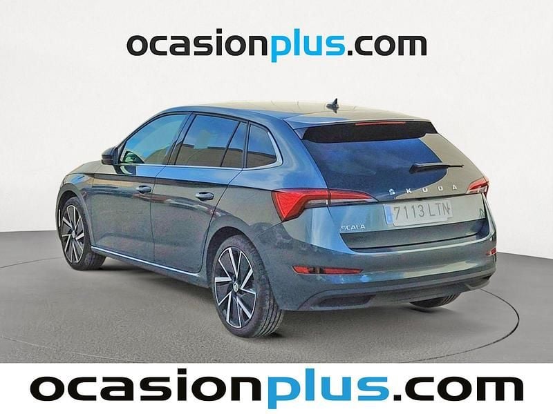 Usado Skoda Scala Sport 150 CV (110 kW) 2021 Gris Utilitario