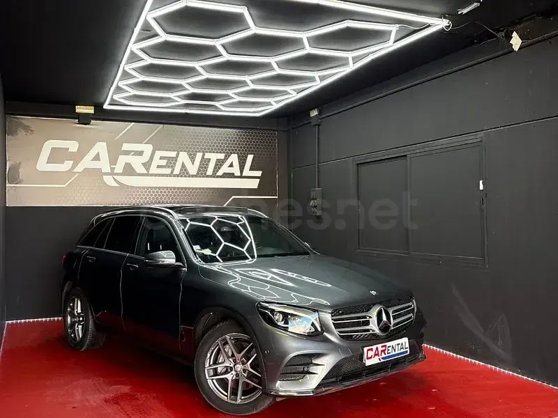 Usado Mercedes GLC220 AMG line 170 CV (125 kW) 2016 Gris / plata SUV