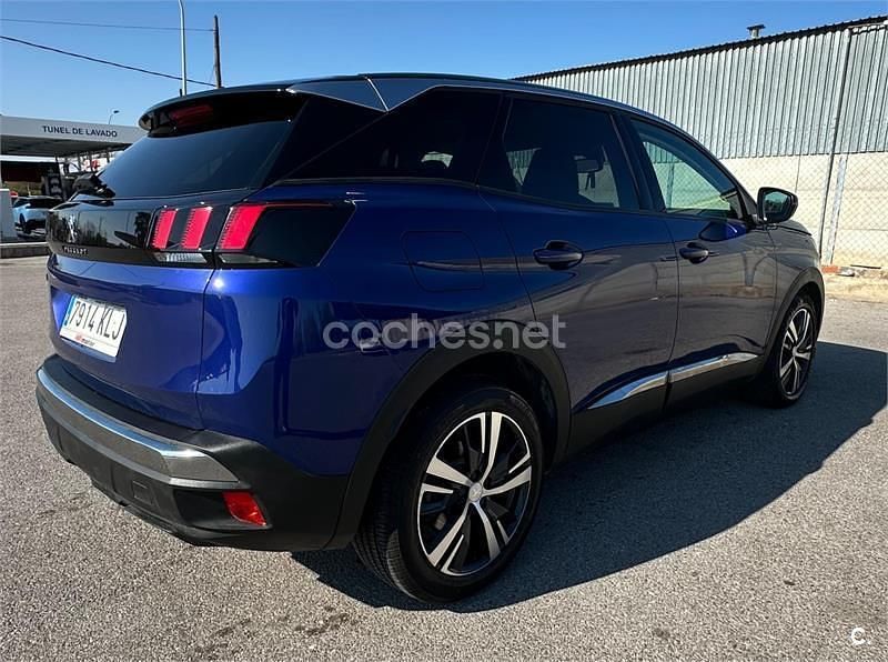 Usado Peugeot 3008 Allure 130 CV (95 kW) 2018 Azul SUV