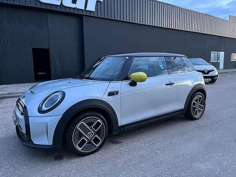 Usado Mini Cooper SE 135 kW (184 CV) 2022 Gris Utilitario