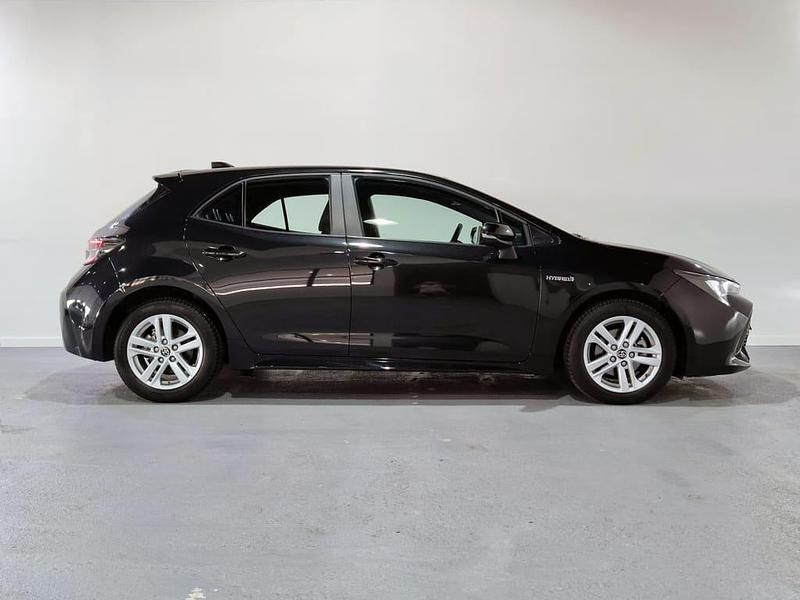 Usado Toyota Corolla Active 122 CV (89 kW) 2022 Negro Berlina
