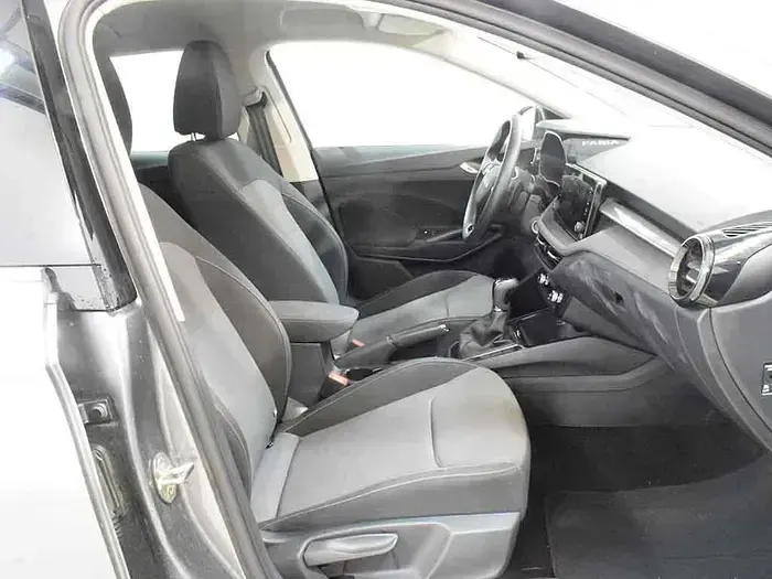 Usado Skoda Fabia Selection 115 CV (84 kW) 2025 Gris Utilitario