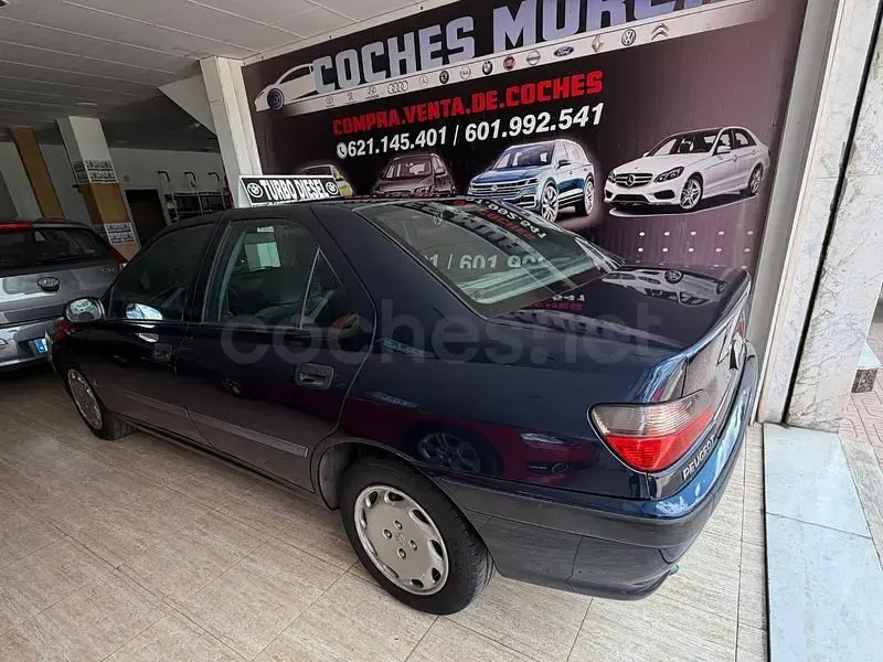 Usado Peugeot 406 90 CV (66 kW) 2000 Azul Berlina