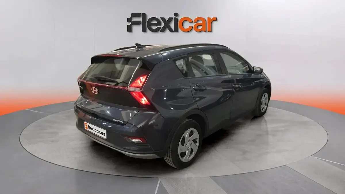 Usado Hyundai Bayon 84 CV (61 kW) 2024 Gris SUV