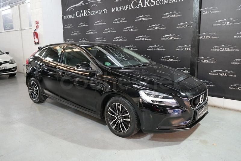 Usado Volvo V40 Momentum 150 CV (110 kW) 2018 Negro Berlina