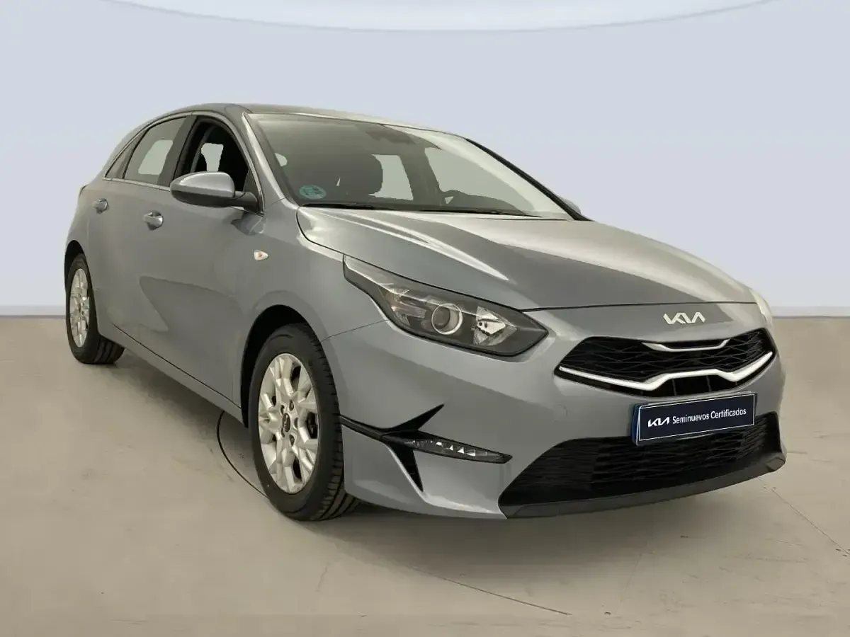 Usado Kia Ceed 101 CV (74 kW) 2022 Gris plata Utilitario