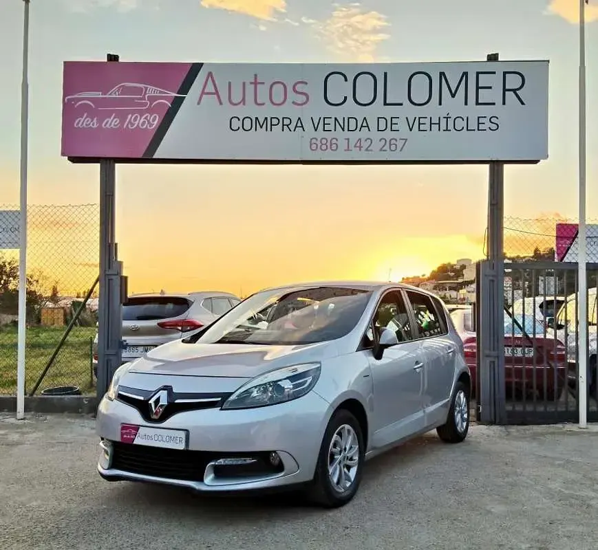 Usado Renault Scénic III LIMITED 110 CV (80 kW) 2014 Gris Monovolumen