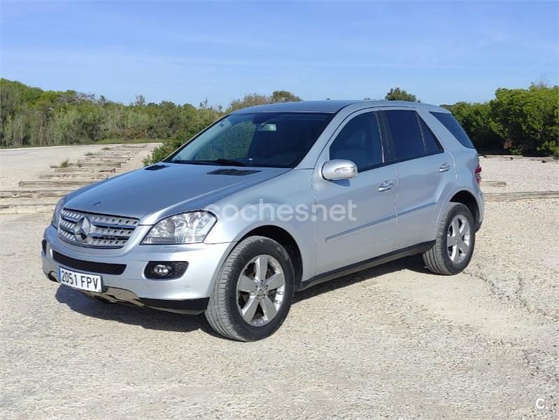 Usado Mercedes ML420 306 CV (225 kW) 2007 Gris / plata SUV