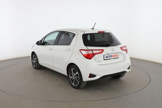 Usado Toyota Yaris Active 111 CV (81 kW) 2020 Blanco Berlina