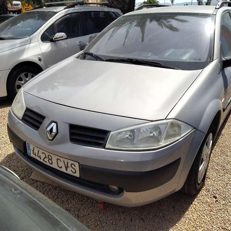 Usado Renault Mégane GrandTour Authentique 101 CV (74 kW) 2004 Gris Familiar