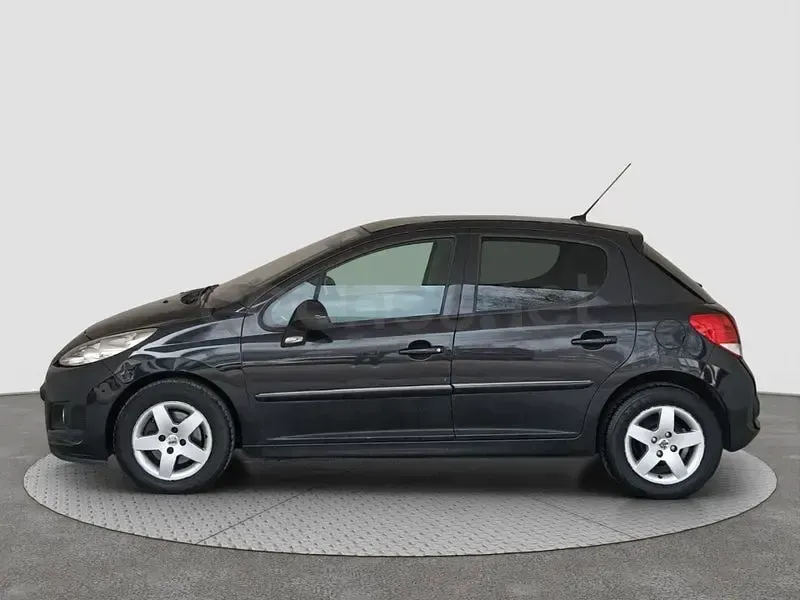 Usado Peugeot 207 Sport 95 HP (69 kW) 2009 Preto Sedan