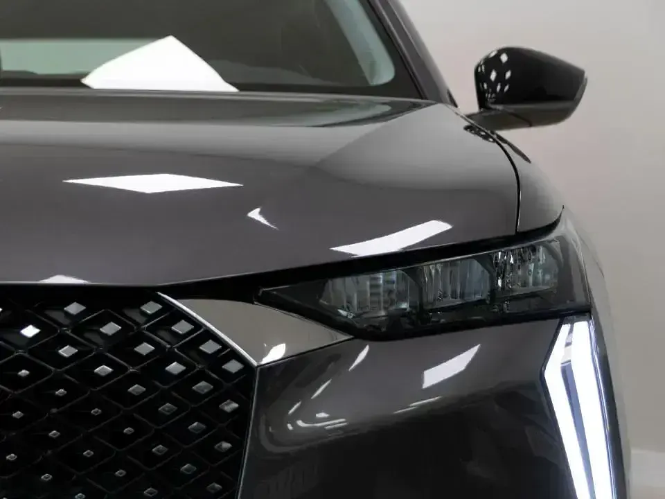 Usado DS Automobiles DS4 Trocadero 130 CV (95 kW) 2023 Gris SUV