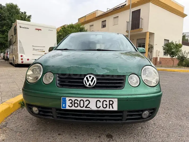 Usado VW Polo Trendline 75 CV (55 kW) 2004 Verde Berlina