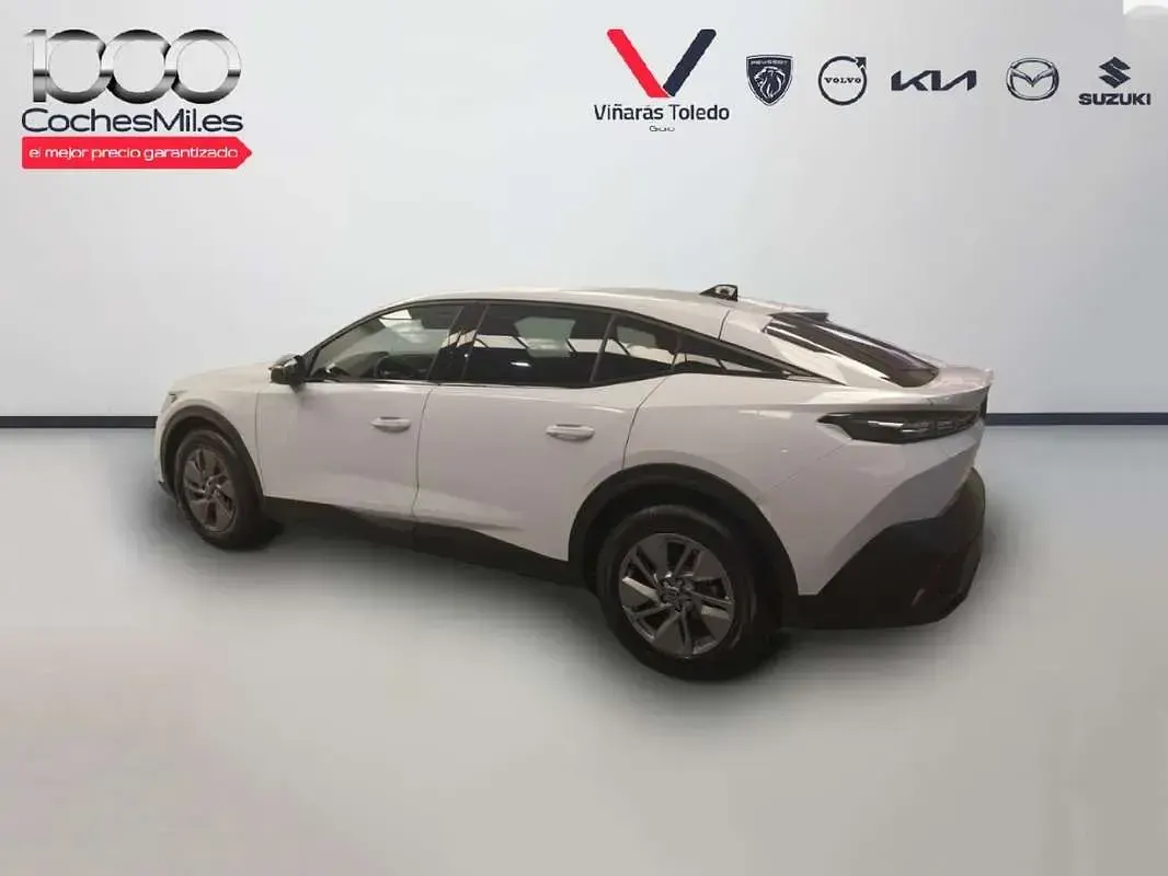 Usado Peugeot 408 Allure 145 CV (106 kW) 2025 Blanco SUV