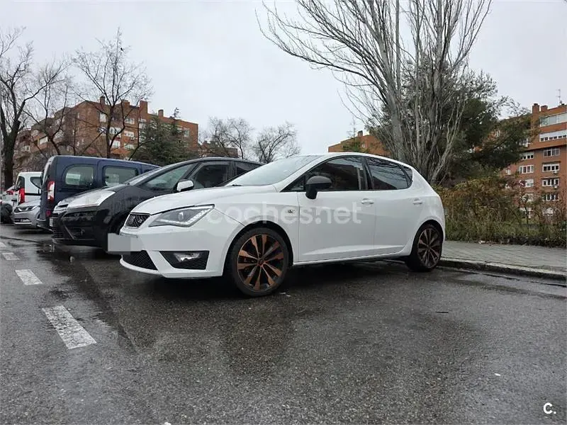 Käytetty Seat Ibiza Crono 90 HP (66 kW) 2016 Valkoinen Sedan