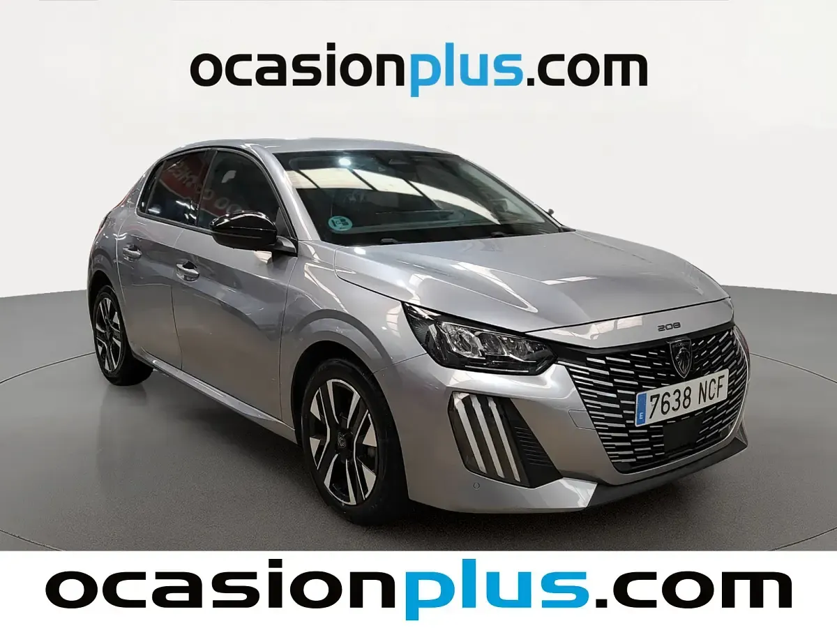Usado Peugeot 208 Allure 100 CV (73 kW) 2025 Gris Utilitario