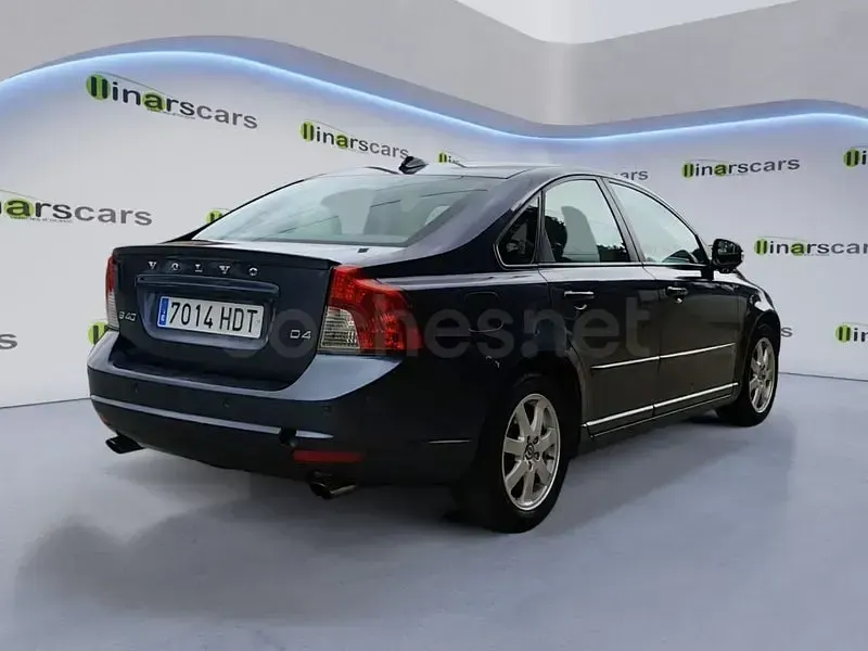 Usado Volvo S40 Kinetic 177 CV (130 kW) 2011 Azul Berlina