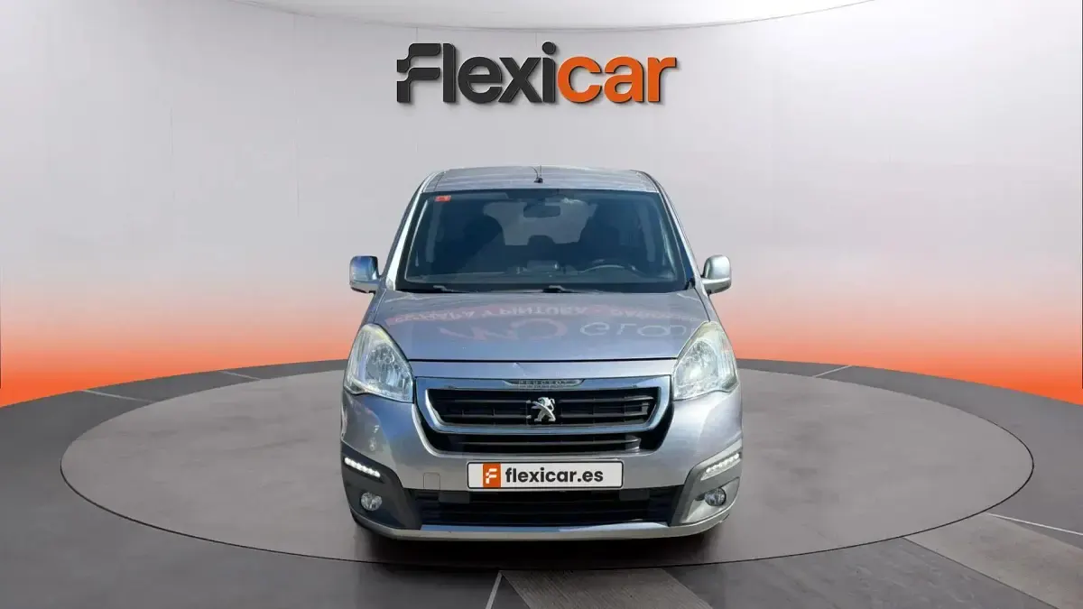 Usado Peugeot Partner Tepee Outdoor 100 CV (73 kW) 2017 Gris Monovolumen