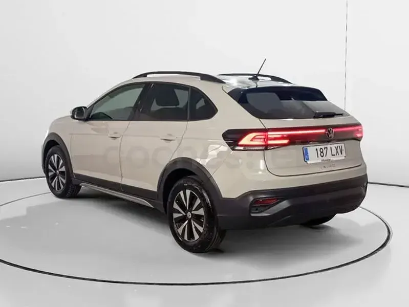 Usado VW Taigo Life 110 CV (80 kW) 2022 Beige SUV