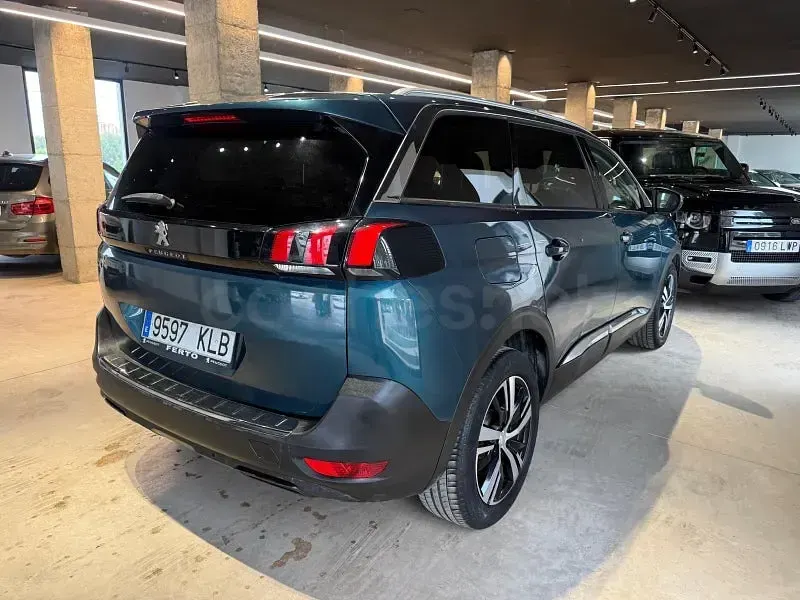 Usado Peugeot 5008 Allure 130 CV (95 kW) 2018 Verde SUV