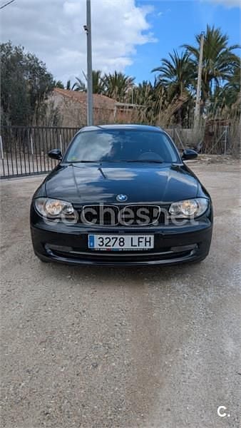 Usado BMW 116 122 CV (89 kW) 2009 Negro Utilitario