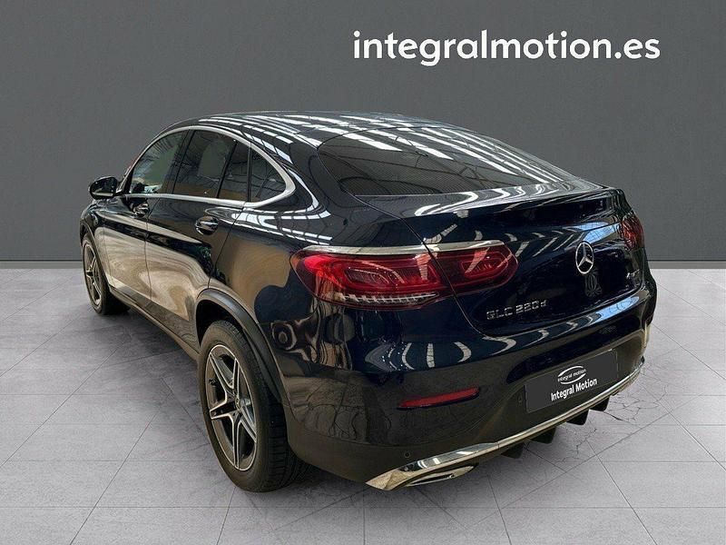 Usado Mercedes GLC220 AMG 194 CV (142 kW) 2021 Negro SUV