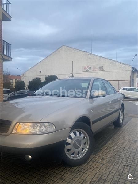 Gris / plata Usado 1999 Audi A4 Berlina | 1800 € (Buen precio) - Imagen 1/4