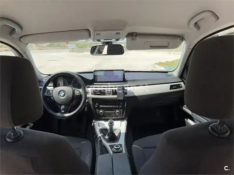 Usado BMW 318 129 CV (94 kW) 2008 Gris / plata Familiar