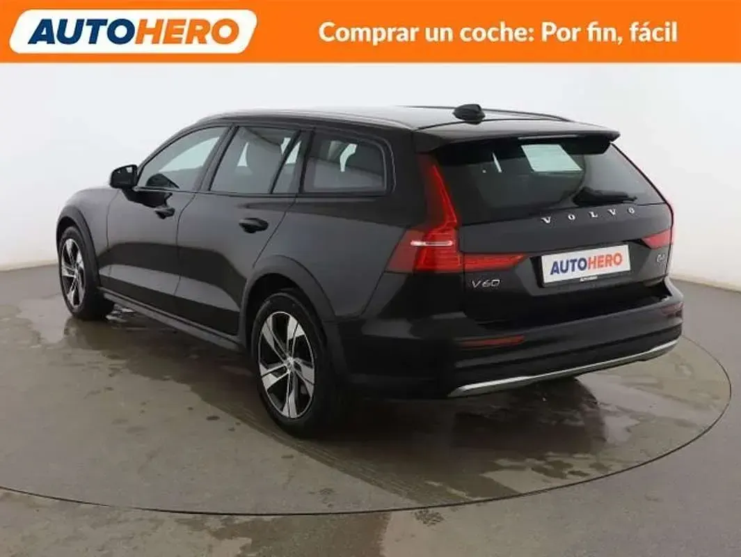 Begagnad Volvo V60 Core 197 HK (144 kW) 2022 Svart Kombi