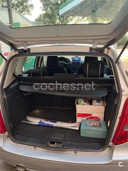 Usado Mercedes A180 Classic 109 CV (80 kW) 2005 Gris / plata Monovolumen