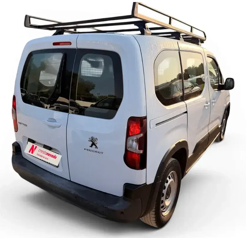 Usado Peugeot Rifter Business-Line 100 CV (73 kW) 2023 Blanco Monovolumen