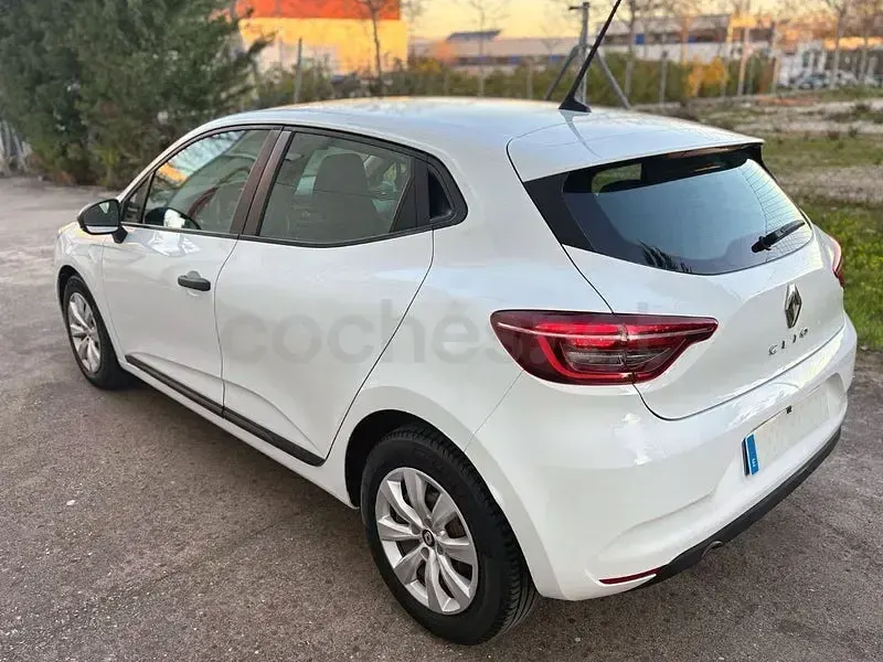Usado Renault Clio V Business 100 CV (73 kW) 2021 Blanco Berlina