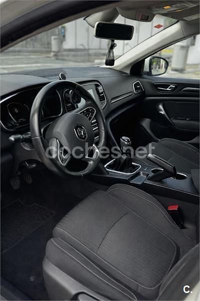 Usado Renault Mégane IV Business 90 CV (66 kW) 2016 Blanco Berlina