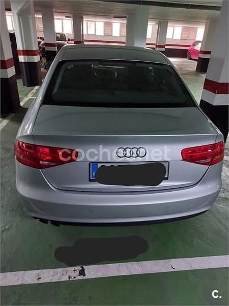 Usado Audi A4 120 CV (88 kW) 2012 Gris / plata Berlina