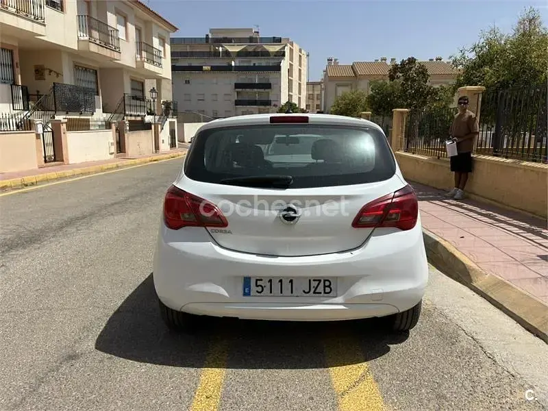 Usado Opel Corsa Expression 75 CV (55 kW) 2017 Blanco Utilitario