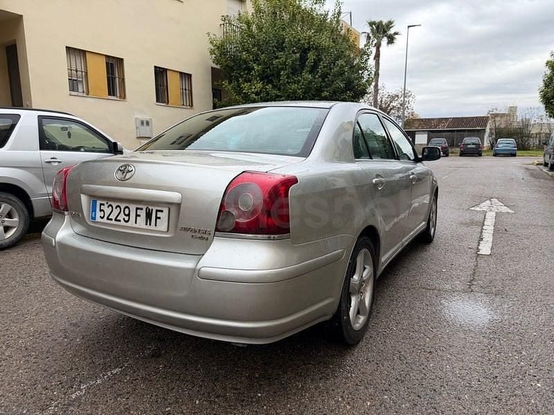 Usado Toyota Avensis Executive 150 CV (110 kW) 2007 Gris / plata Berlina