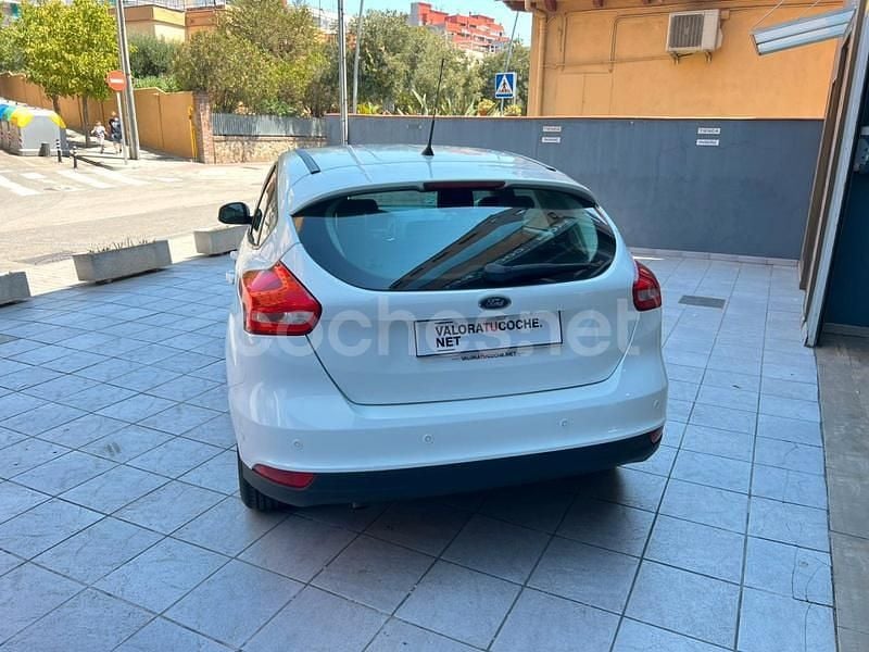 Usado Ford Focus Titanium 125 CV (91 kW) 2017 Blanco Berlina