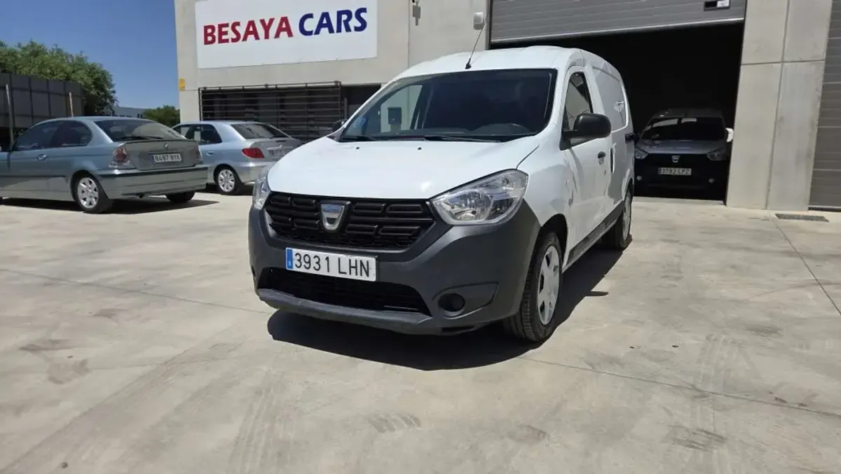 Usado Dacia Dokker Essentiel 109 CV (80 kW) 2020 Blanco Monovolumen