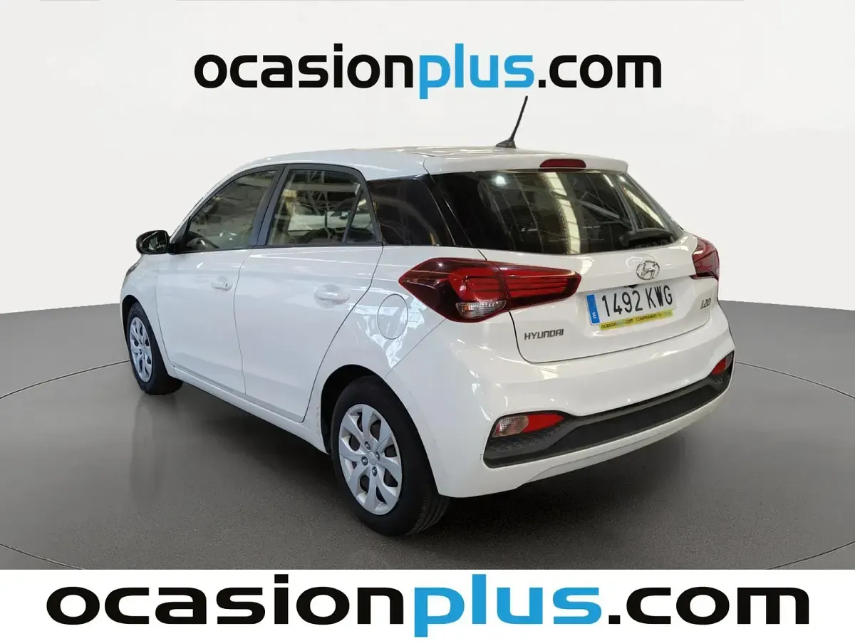 Usado Hyundai i20 75 CV (55 kW) 2019 Blanco Utilitario