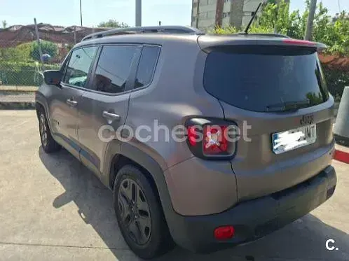 Usado Jeep Renegade Night Eagle 120 CV (88 kW) 2016 Gris / plata SUV