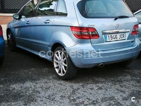 Usado Mercedes B180 109 CV (80 kW) 2008 Azul Monovolumen